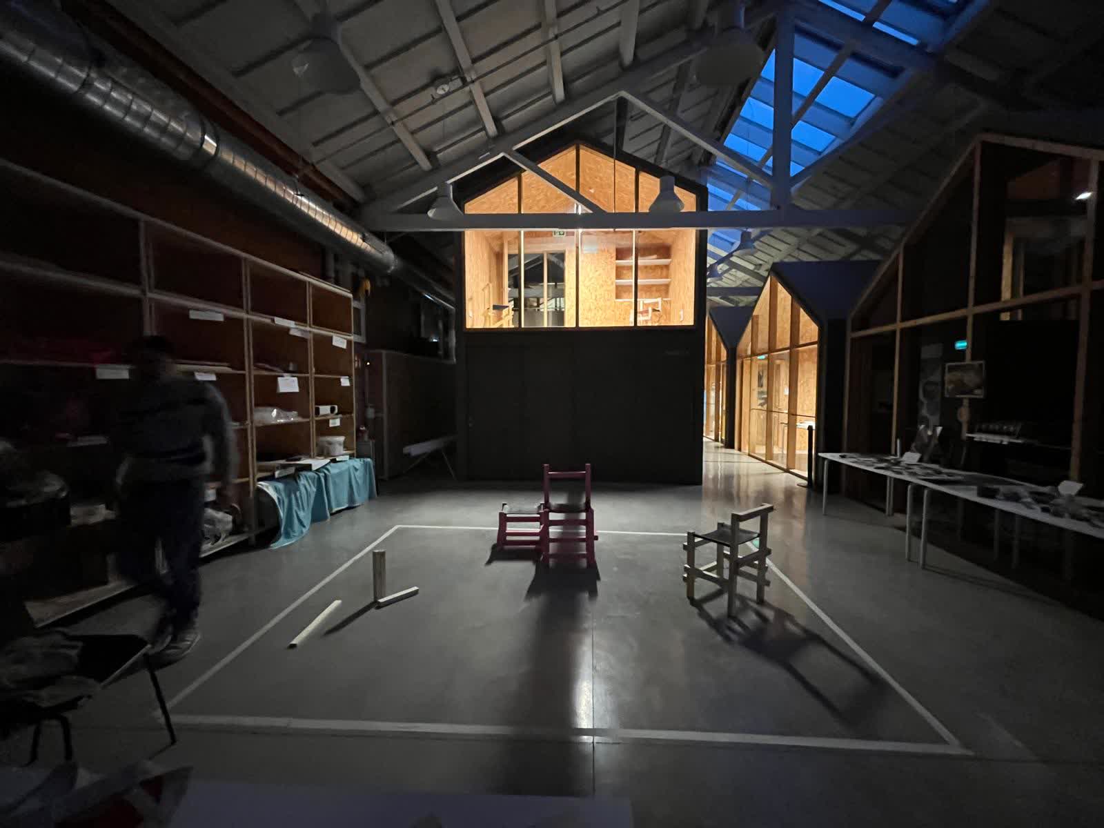 9M2, installation view