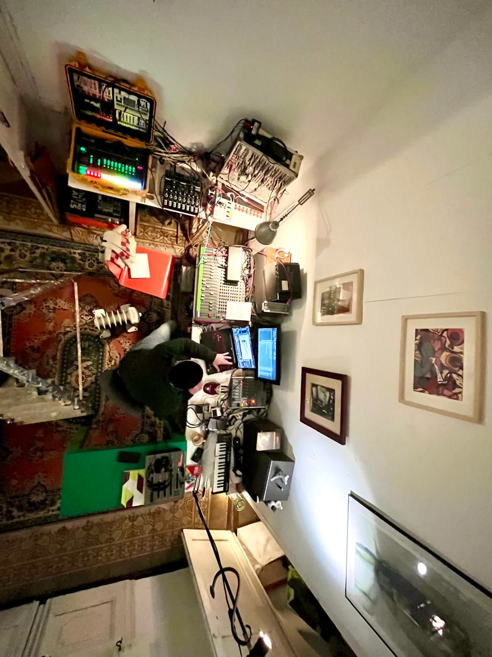 9M2, installation view