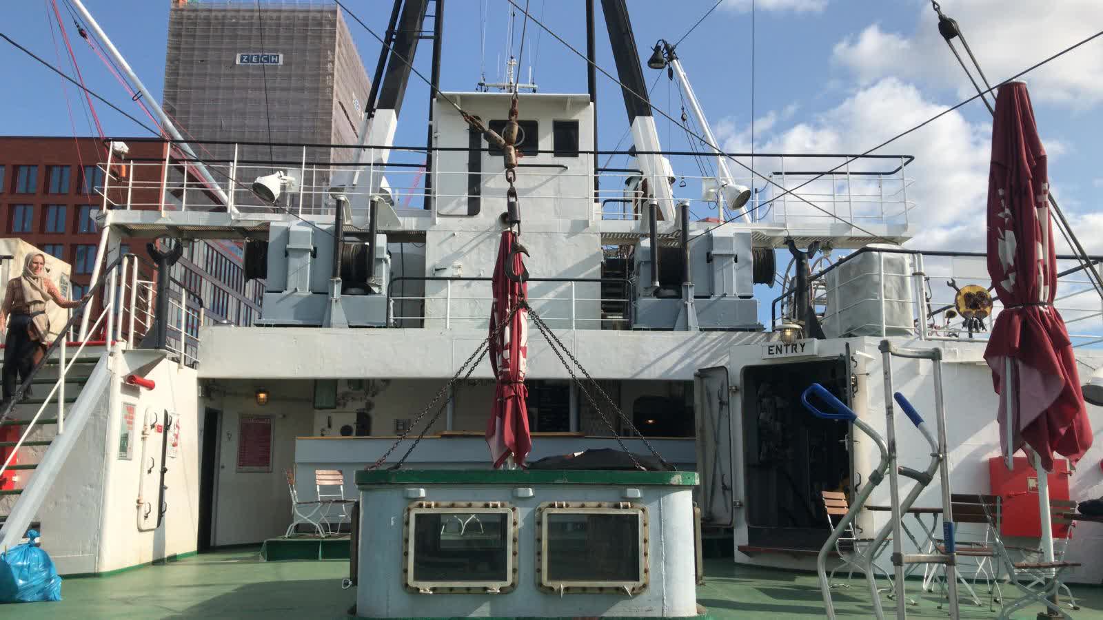 MSSTUBNIZ, installation view