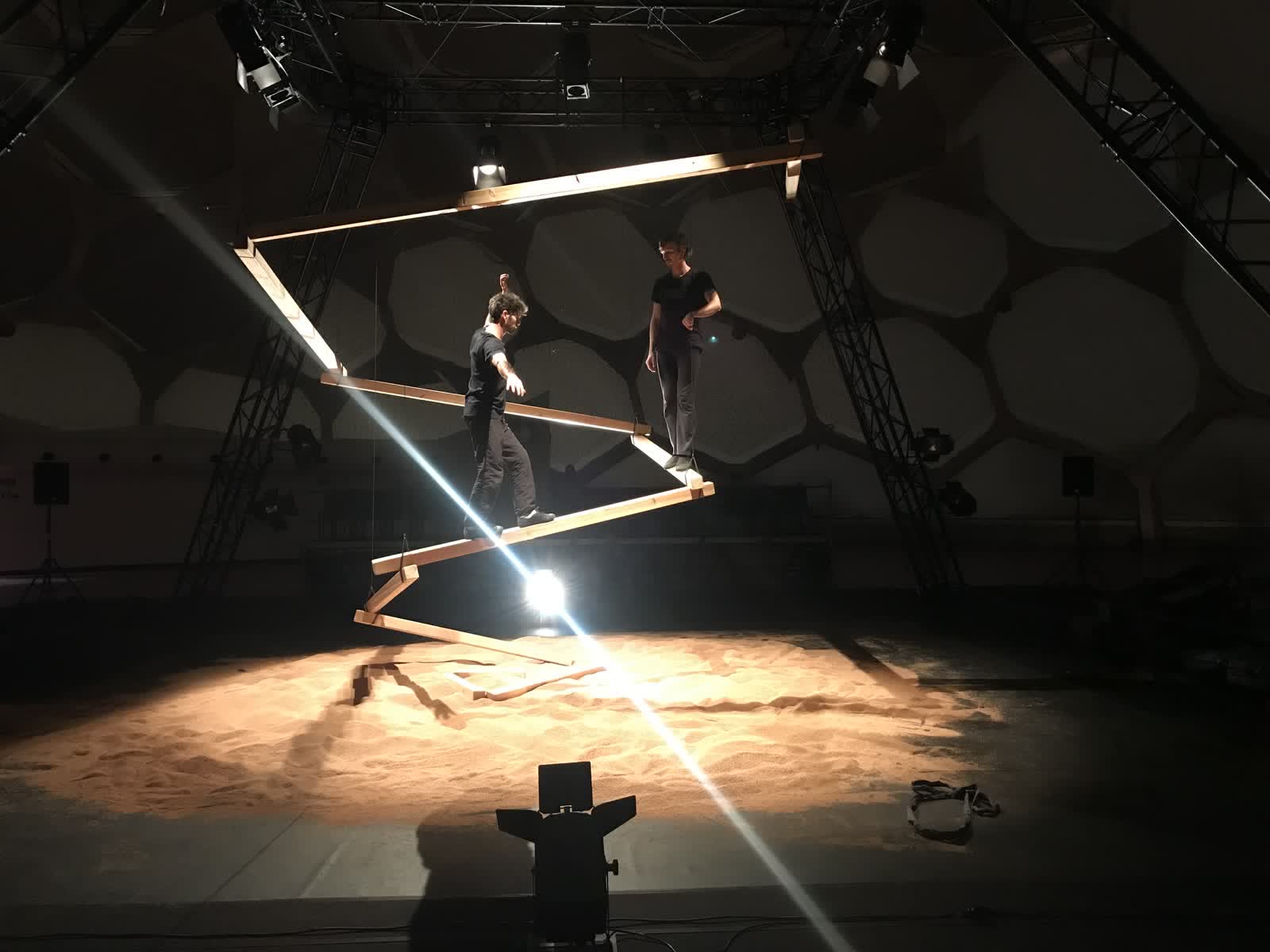 QOROQ, installation view